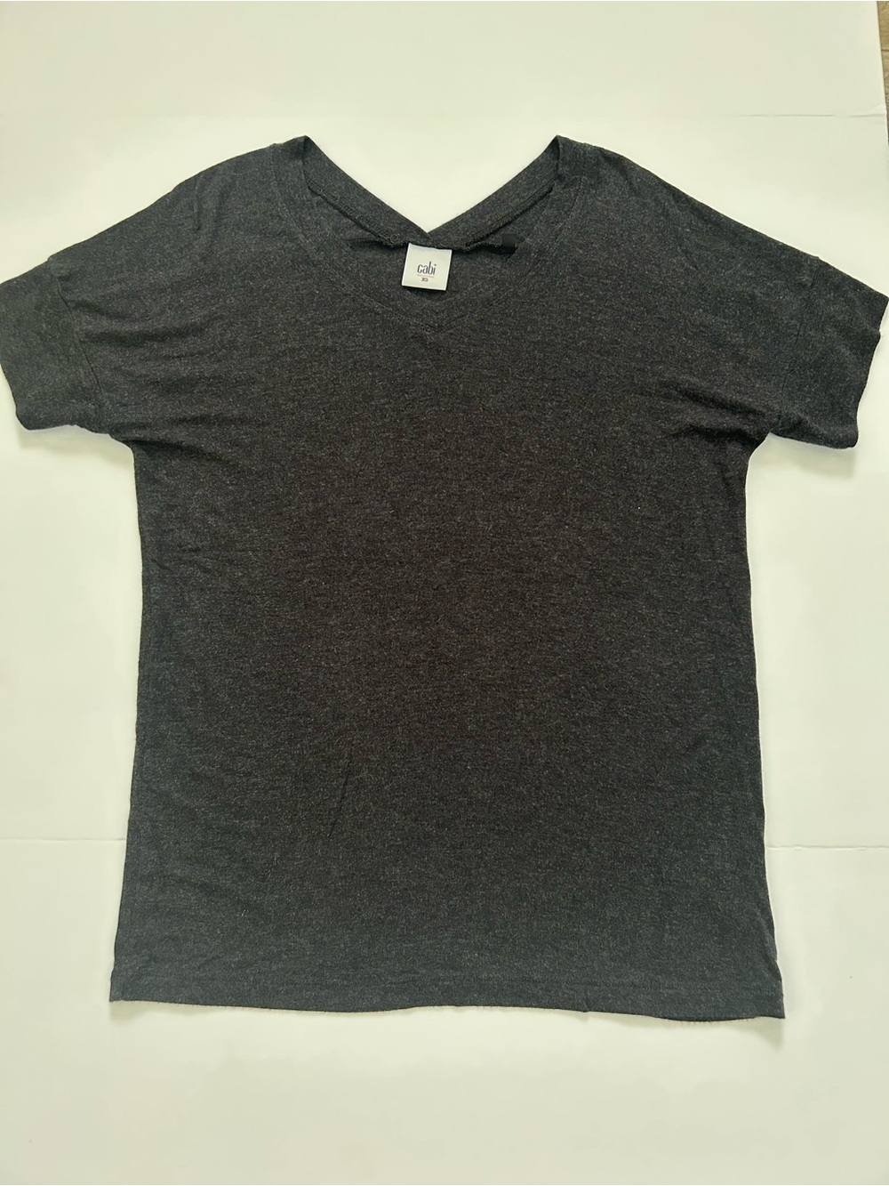 Cabi V‑Neck Short Sleeve Shirt in Charcoal women’s size XS